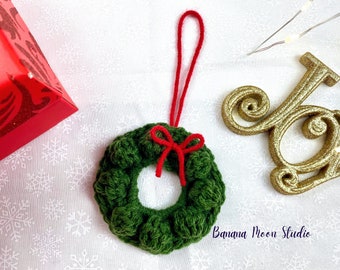 Digital Crochet Pattern for a Christmas Wreath Hanging Ornament