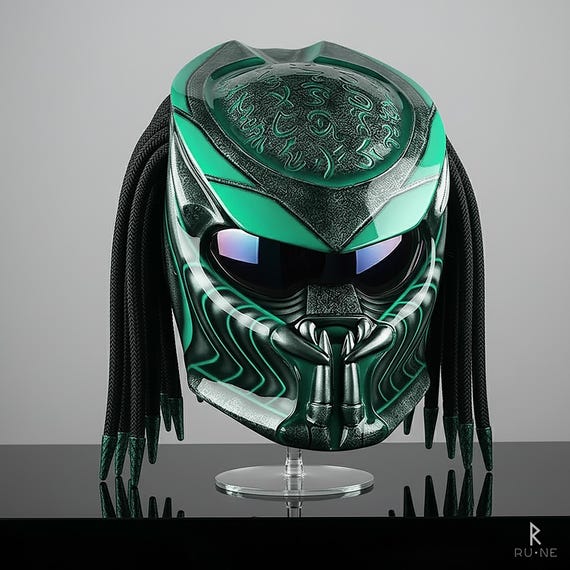 Fiery Fang Relax Green Custom Predator Motorcycle Helmet Airbrush