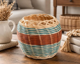 Bring warmth, heritage, and handcrafted beauty into your home with this handwoven Cherokee basket.  *Free Shipping*