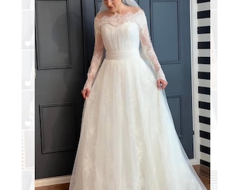 French Lace Corset Wedding Dress: Long Sleeve Ball Gown with Glitter Veil gift