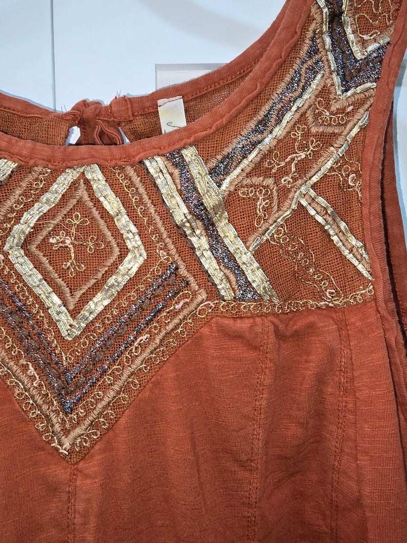 Camiseta de tirantes con espalda abierta y bordado metálico Libertine de Free People (talla pequeña) imagen 5