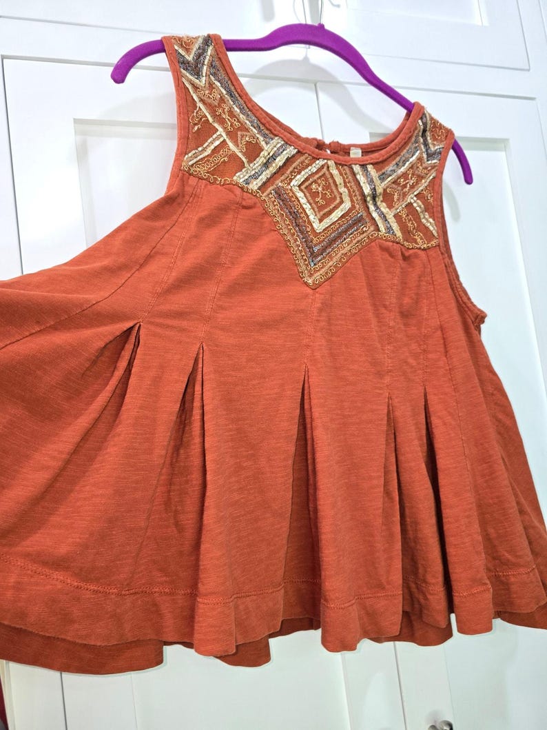 Camiseta de tirantes con espalda abierta y bordado metálico Libertine de Free People (talla pequeña) imagen 6
