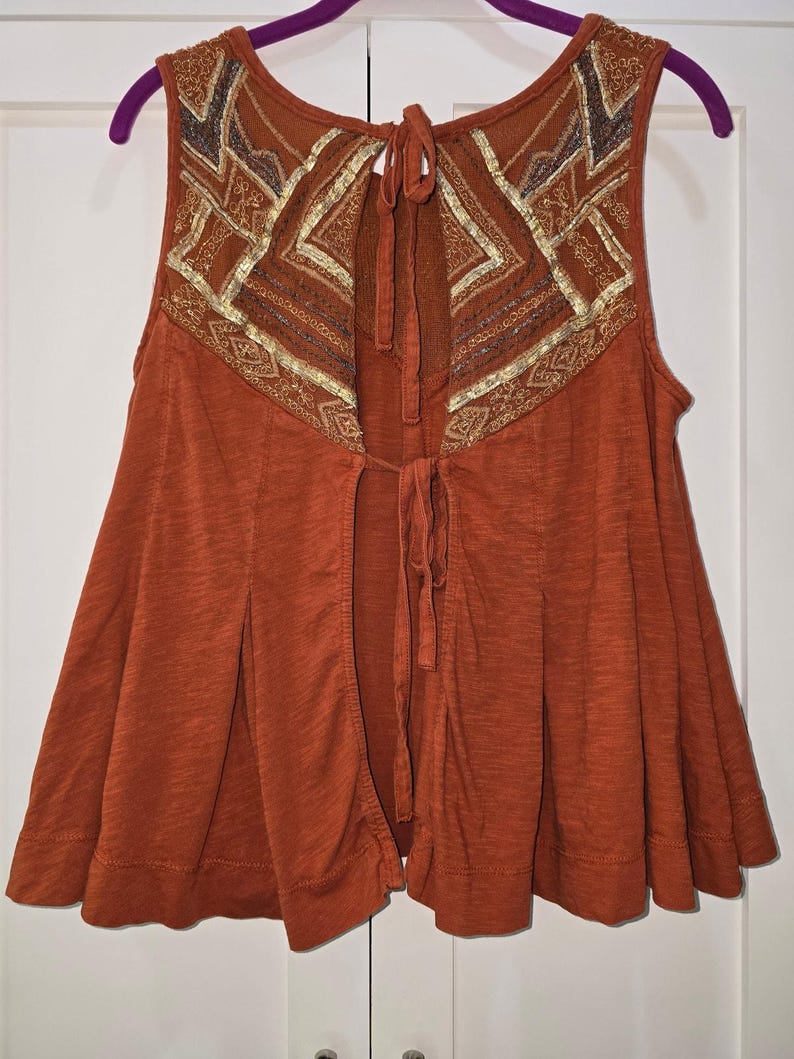 Camiseta de tirantes con espalda abierta y bordado metálico Libertine de Free People (talla pequeña) imagen 7