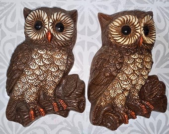 Vintage 1970s Owl Wall Plaques – Set of 2 – Retro Brown & Cream Lightweight Decor