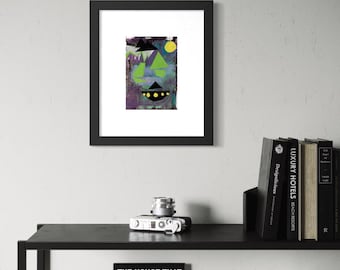 Può includere: Una stampa d'arte astratta incorniciata che presenta un collage di forme geometriche in viola, verde, nero e giallo. La composizione include un cerchio giallo, triangoli neri e un semicerchio nero con punti gialli su uno sfondo strutturato.