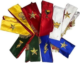 Conjunto de Faixas da Ordem Maçônica da Estrela do Oriente (OES) - Conjunto de 5 faixas, nas cores vermelha, verde, amarela, branca e azul.