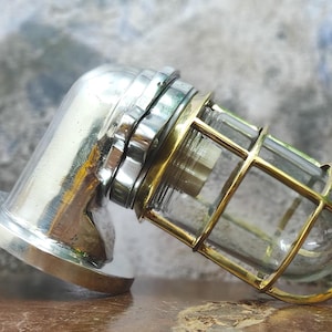 Applique murale cage en laiton de style industriel vintage | Applique murale nautique en chrome et laiton | Applique murale cage nautique | Lampe décorative | Lampe pour bateau 1 pièce