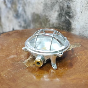 Petite lampe dôme en aluminium de style industriel | Lampe industrielle murale et plafonnier | Lampe cage rétro en aluminium | Lampe nautique | Feu de bateau 1