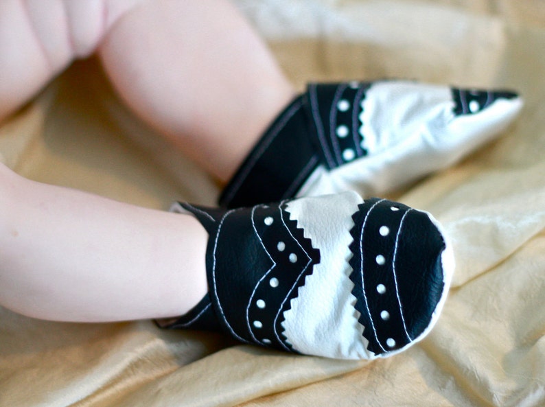 Baby Tuxedo Shoes PATTERN image 2