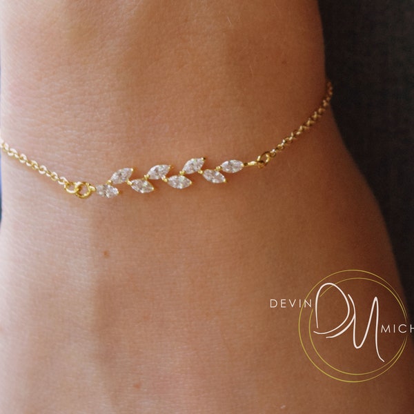 Dainty CZ Diamond Bracelet, Minimalist Bridesmaid Bracelet, Gold Wedding Bracelet, Bridal Jewlery, Stacking Bracelet for Her