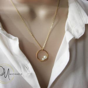 Mother & Child Necklace, Pregnancy Gift, Mothers Day Gift, Mothers Necklace, Pearl Eternity Necklace, Baby Shower Gift image 2