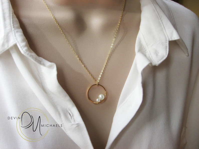 Mother & Child Necklace, Pregnancy Gift, Mothers Day Gift, Mothers Necklace, Pearl Eternity Necklace, Baby Shower Gift image 2