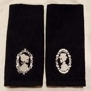 Skeleton Cameo Couple Bathroom Towel Set