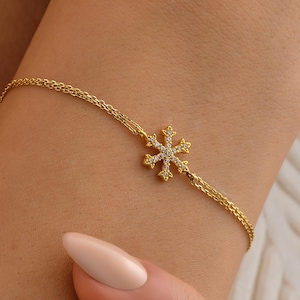 14K Solid Gold Snowflake Bracelet, Christmas Bracelet,Diamond Gold Bracelet Winter Gift for Her, Holiday Jewelry, Classy Christmas Jewellery