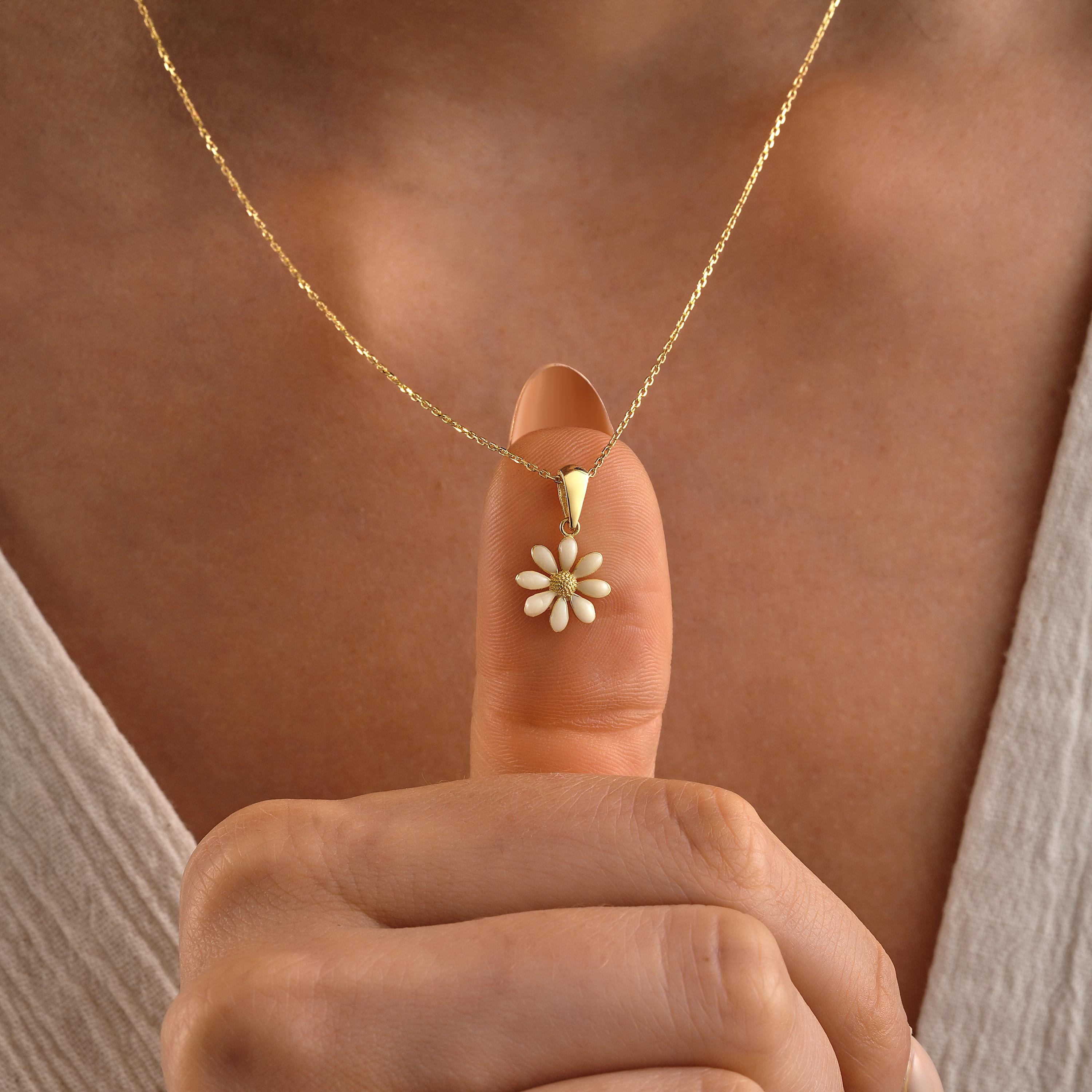 Dainty 14K Gold Daisy Necklace – Enamel Floral Pendant - Etsy