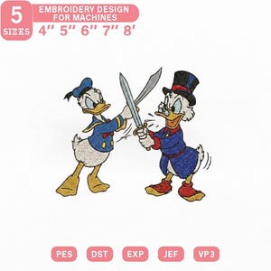 Puede incluir: Diseño de bordado con el Pato Donald y Rico McPato en una pelea de espadas. El diseño incluye el texto "EMBROIDERY DESIGN FOR MACHINES" y tamaños de 10 cm a 20 cm. Los formatos de archivo incluyen PES, DST, EXP, JEF y VP3.