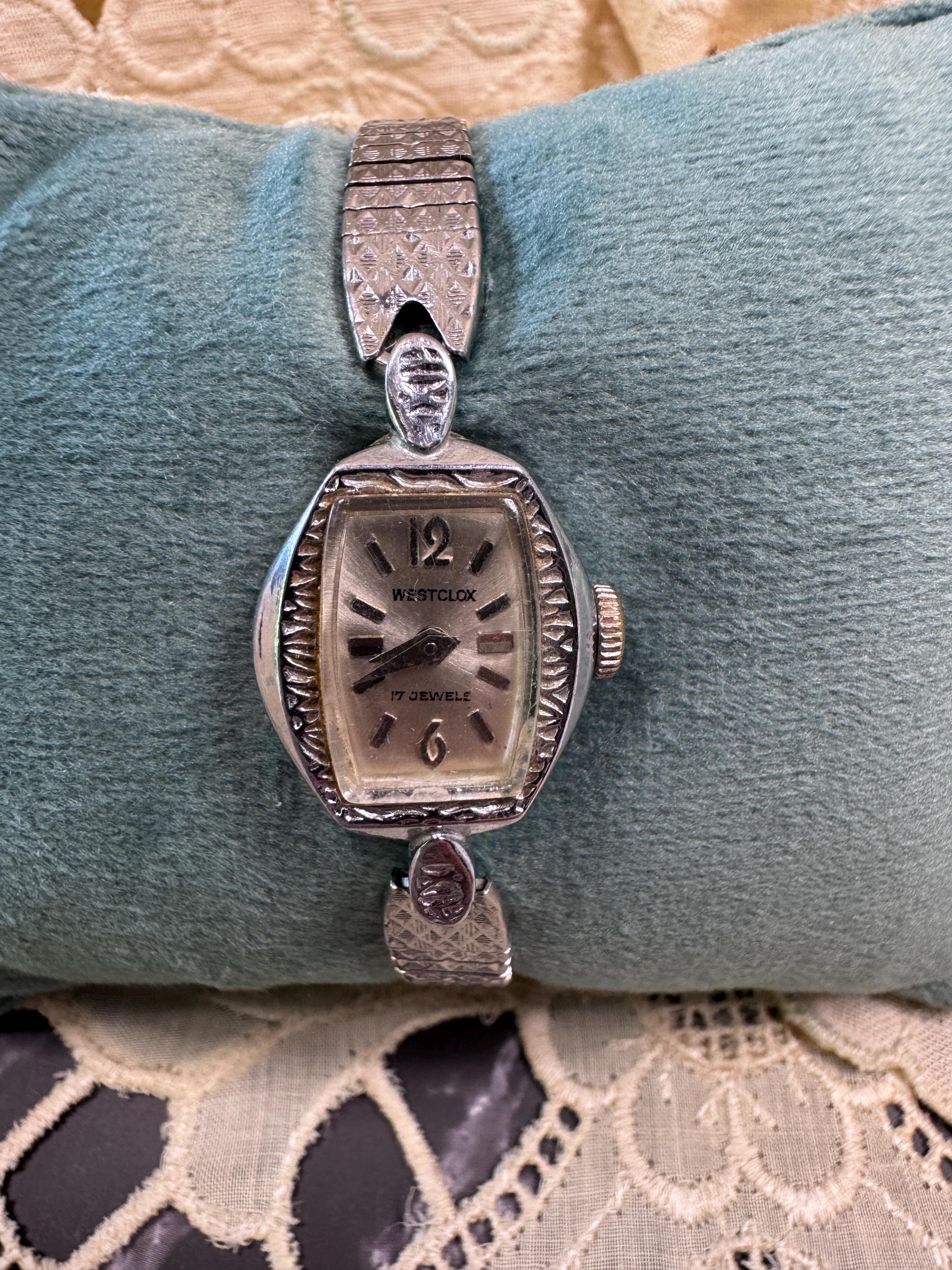 Vintage Westclox 17 Jewels Ladies Wristwatch Silver Tone Hand WInding Watch Vintage Westclox Crown 17 Jewels Manual Watch Silver Dial  main image 3