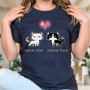 Aangepaste kattenpaar shirt pixelart kattenshirt valentijnscadeau voor kattenliefhebbers gamer paar top gepersonaliseerde huisdiernamen 8-bit kitten T-shirt