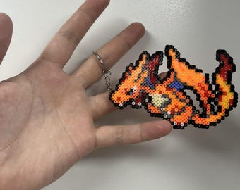 Llavero hecho a mano de Charizard Mega Y Pixel Pixel