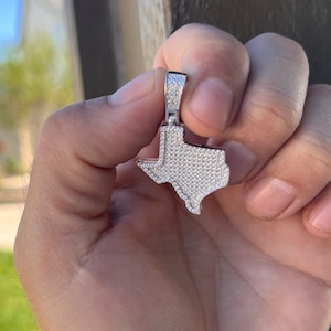 Pendentif contour de la carte de l'état du Texas avec diamants 1 carat - Collier étoile solitaire en argent sterling 925 plaqué or blanc 14 carats