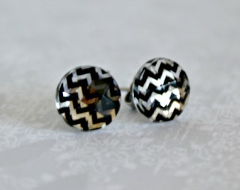 Titanium  Earrings, Chevron Stripe jewel, 10 mm, Hypoallergenic