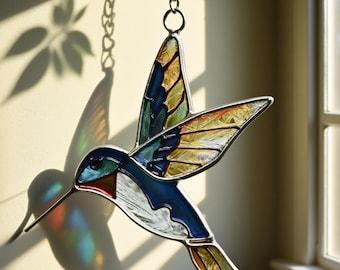 Atrapasol de colibrí en vitral, adorno de vitral hecho a mano, colgante único para ventana, decoración vegetal para el hogar, adorno navideño de pájaro