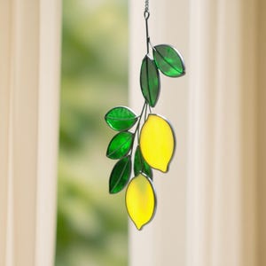 Stained Glass Lemon Sun Catcher – Fruit Shape Window Hanging, Yellow Citrus Glass Ornament, Kitchen Decor, Handmade Summer Gift