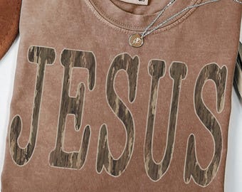 Beunruhigt Camo Jesus PNG | Glaube Sublimation | Christliche Camo PNG | Jesus Shirt Png | Retro Schreibmaschine Schriftart | Grunge Christian |Jagd PNG