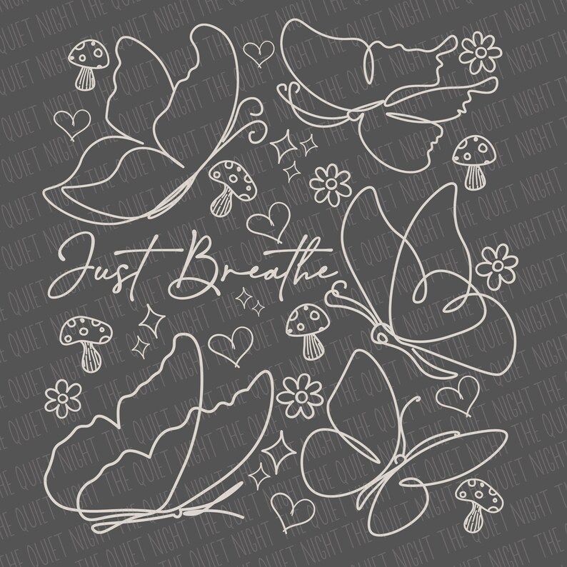 Puede incluir: Un fondo gris con dibujos lineales blancos de mariposas, flores, corazones, setas y estrellas. Las palabras "Just Breathe" est&aacute;n escritas en cursiva. El dise&ntilde;o se repite en el fondo.