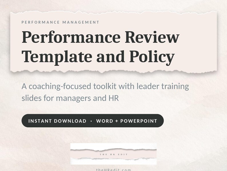 K&ouml;nnte beinhalten: Ein digitales Dokument mit dem Titel Performance Review Template and Policy, dem Untertitel A coaching-focused toolkit with leader training slides for managers and HR und einer Schaltfl&auml;che Instant Download Word + PowerPoint.