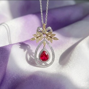 Collana con rubino a goccia - Ciondolo Albero della Vita - Argento sterling placcato oro 14 carati con rubino a taglio a pera, gioiello per innamorati