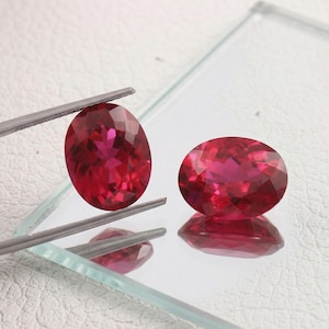 Paire de rubis sang pigeon assortis taille ovale | Rubis rouge du Mozambique 8 x 6-14 x 12 mm | Boucles d'oreilles lâches