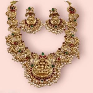Traditional Lakshmi Temple Necklace Set with Earrings, Antique Gold Finish, Kemp Stones & Pearls, Beautiful Gift for Every Occasion.
