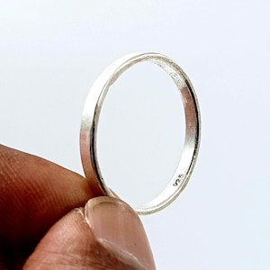 Bague en argent sterling 925, étain plat 2 mm, jonc minimaliste délicat, bague en argent empilable, bague simple faite main pour femme et homme, bijoux de tous les jours