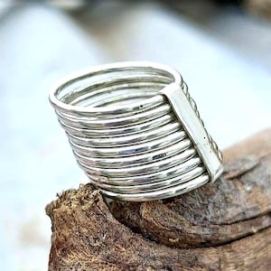 ハンドメイドシルバーマルチバンドリング、モダンユニセックスステートメントスタッキングリング、ユニークなミニマリストレイヤードボヘミアンジュエリー