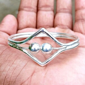 Bracciale moderno in argento sterling 925 / Bracciale minimalista in argento / Bracciale geometrico impilabile / Bracciale quotidiano / Regalo per lei