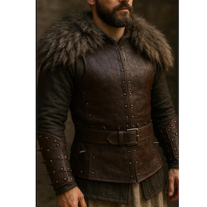 Men’s Medieval Leather Armor Jacket with Fur – Classic Warrior Battle Costume