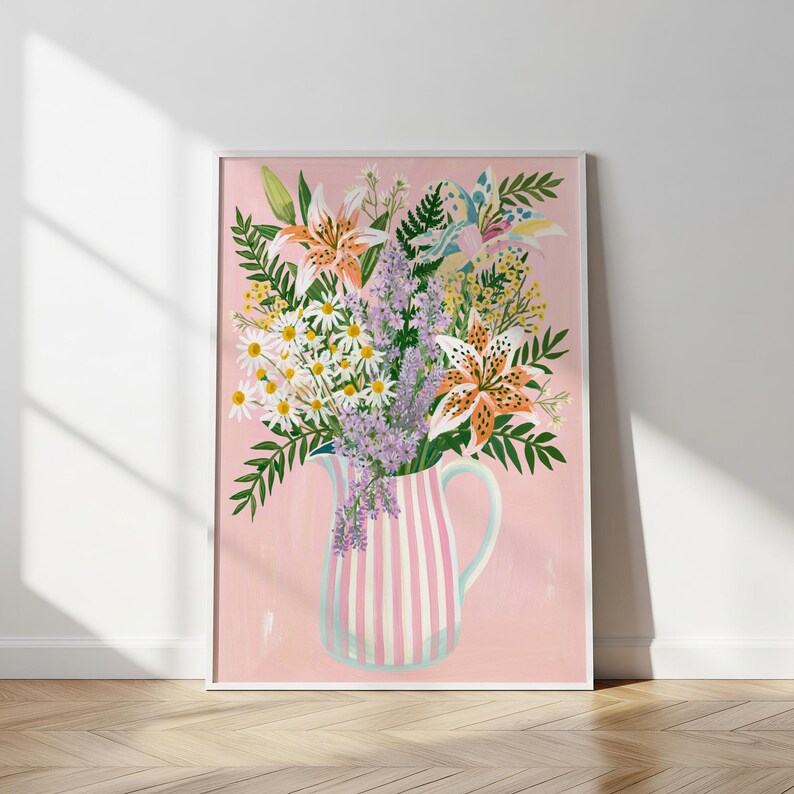 Rosa gestreifter Krug Lilien Kunstdruck, Wildblumenstrauß Wanddeko, Physisches Blumen Poster immagine 1