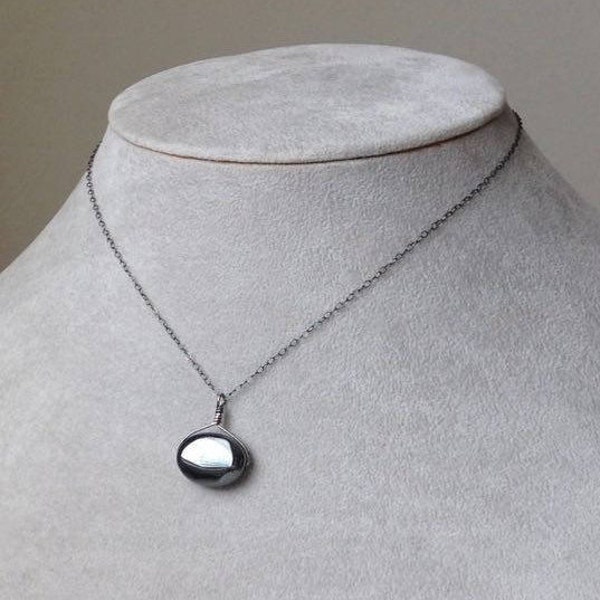 Hematite Sterling Silver Drop Pendant Necklace Gray Stone Gemstone Oval Geometric Modern Minimal Simple Monochrome Oxidized Silver Gift Wrap