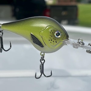 Custom Painted Fishing Lure-Crankbait (6-8ft): Chartreuse Slammer