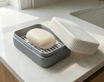 Medium Travel Soap Case with Drain Tray – Portable Soap Box for Bathroom, Gym & Holidays