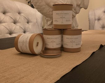 Vela de mezcla de soja con mecha de madera y aroma a vainilla de Bronze Avenue Candle Co.