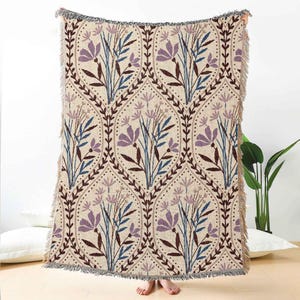Purple Floral Woven Blanket with Vintage Botanical Pattern – Cozy Jacquard Throw for Couch, Bed or Cottagecore Boho Home Decor