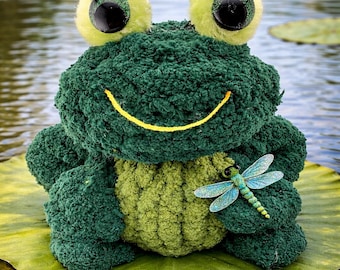 Frog Plushie Pattern  | Easy to Intermediate | Chunky Yarn PDF Pattern Only, No Video