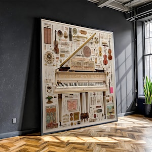 Op de afbeelding: Een groot ingelijst kunstwerk met een crèmekleurige piano als centraal element. Het kunstwerk is versierd met diverse muziekinstrumenten en aanverwante objecten, waaronder violen, bladmuziek en decoratieve elementen. Het kunstwerk wordt tentoongesteld tegen een donkergrijze muur.