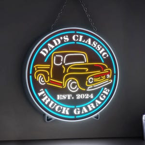 Caja de luz LED estilo garaje para camiones con nombre personalizado, decoración rústica para pared o mesa, regalo para entusiastas de las camionetas.