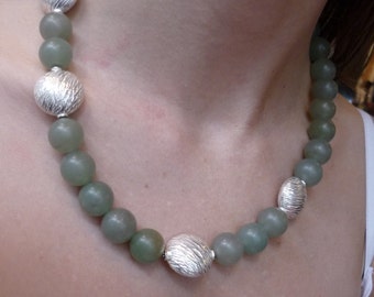 Collar de aventurina, Collar de piedras preciosas naturales, Collar de declaración, Collar de cuentas chapadas en plata cepillada, Collar verde claro, Piedra preciosa.