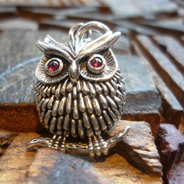Silver Owl Pendant, Garnets Pendant, Sterling Silver Pendant, small Owl Pendant, Oxidized Silver Pendant, Red Stones Pendant, FUPG025GC