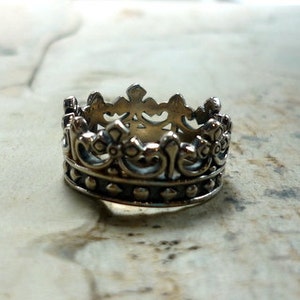 Sterling Silver Ring, Silver Band Ring, Oxidized Crown Ring, Rustic Band Ring, Silver Band Ring, Crown Ring, Elegant filigree Ring RF389