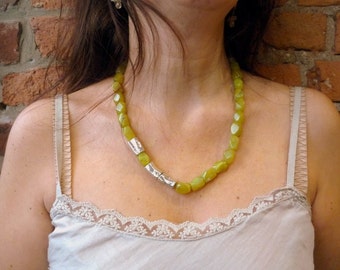 Green Apple Necklace, Jade Bead Stone Necklace, Green Jade Natural Stones, Jade & Silver Plated Pieces, Statement Necklace, Chunky Necklace.